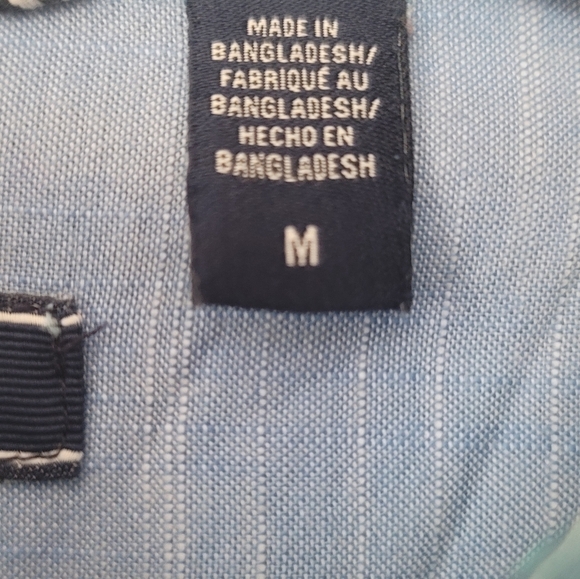 Izod Young Men's short sleeve button down shirt - Picture 5 of 7